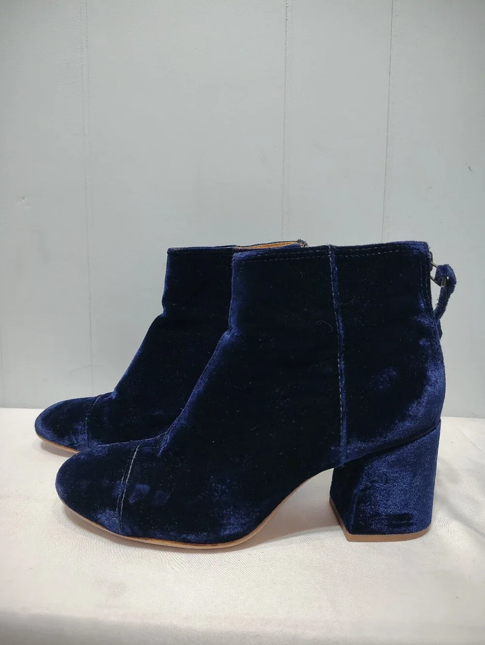 Madewell The Jillian Boot Blue Velvet Block Heel Ankle Bootie 7.5